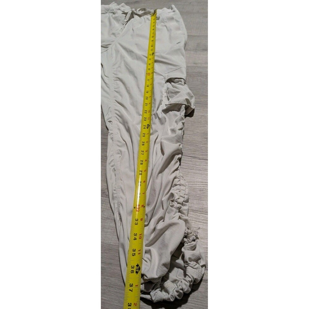 Lululemon Dance Studio Relaxed Fit Mid Rise Cargo Pants Women Sz S White LW5GILS - Picture 8 of 9